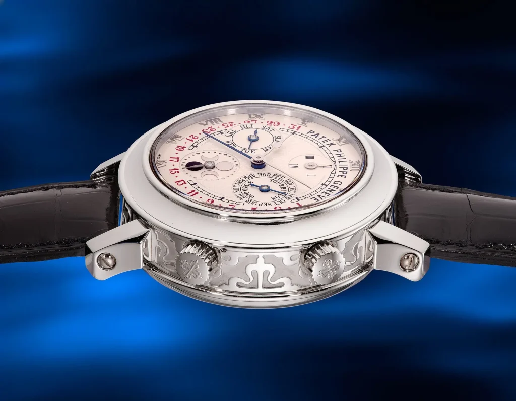 Patek Philippe Sky Moon Tourbillon Ref. 5002P-001 de platino con esfera de calendario perpetuo y correa negra.