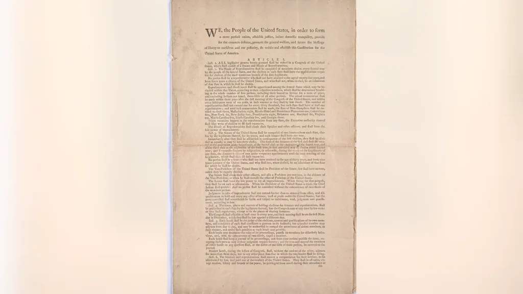 Documento histórico impreso de la primera edición oficial de la Constitución de los Estados Unidos de 1787.
